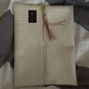 Makeup Junkie Cream Crocodile-Embossed Cosmetic Bag with Pink Tassel